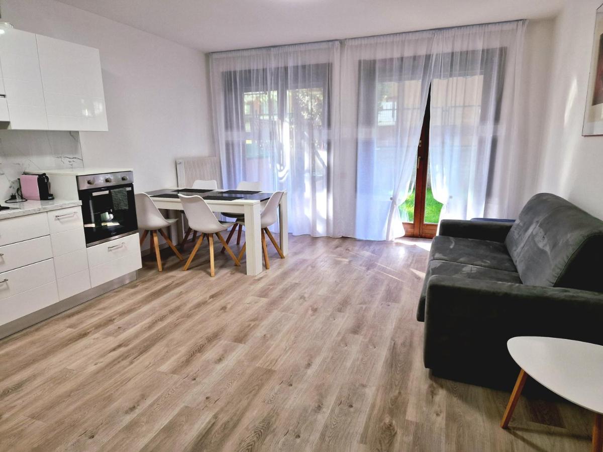 Holiday Residence With Private Garden מראה חיצוני תמונה